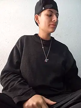 Snapshot of Owen_tomboy chatting on 10.18.25 Owen tomboy online show from 10.18.25