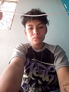 Snapshot of Owen_tomboy chatting on 10.24.25 Owen tomboy online show from 10.24.25