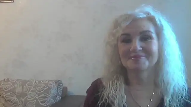 Snapshot of LadySexyBlond chatting on 10.18.25 LadySexyBlond online show from 10.18.25