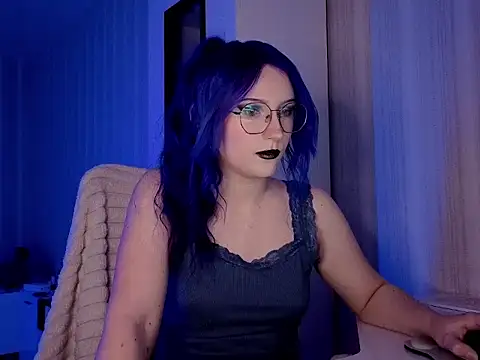 Snapshot of violet-siren-x chatting on 03.19.26 violet-siren-x online show from 03.19.26