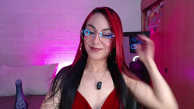 Snapshot of Amy66 chatting on 08.09.26 Amy66 online show from 08.09.26