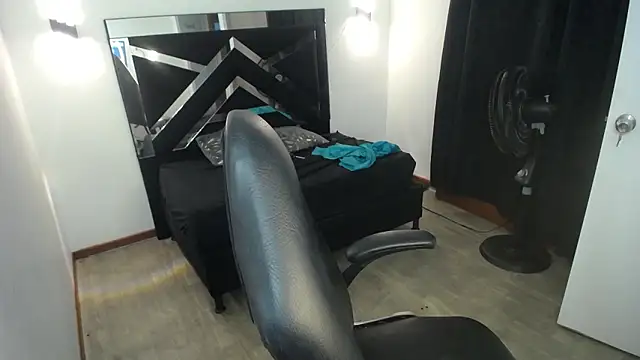 MarianaRojas  online show from 06.21.26