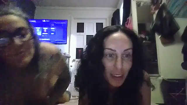 Snapshot of inkdmagz chatting on 06.14.26 inkdmagz online show from 06.14.26