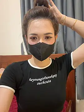 Snapshot of Quynhbabysexy chatting on 06.23.26 Quynhbabysexy online show from 06.23.26