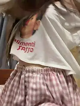 Snapshot of Quynhbabysexy chatting on 07.19.26 Quynhbabysexy online show from 07.19.26