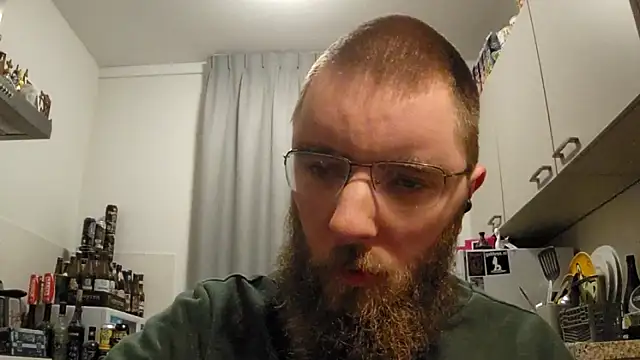 Snapshot of kinderkooriscoel- chatting on 09.25.25 kinderkooriscoel- online show from 09.25.25