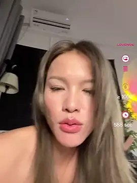Snapshot of sharony_x chatting on 06.09.26 sharony x online show from 06.09.26