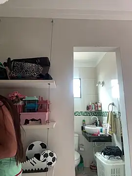 Snapshot of larj021bb chatting on 04.01.26 larj021bb online show from 04.01.26