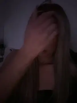 Snapshot of blondeeee chatting on 02.02.26 blondeeee online show from 02.02.26