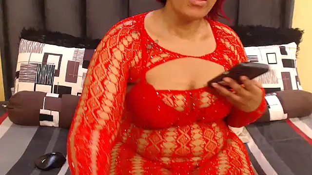 Snapshot of CurvyQueenx2 chatting on 07.26.26 CurvyQueenx2 online show from 07.26.26