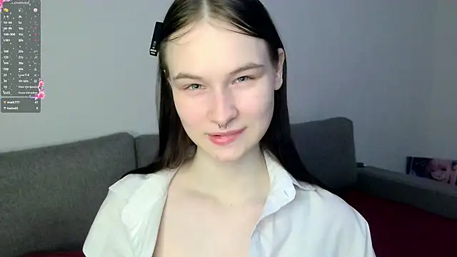 Snapshot of LolaVibe chatting on 02.16.26 LolaVibe online show from 02.16.26