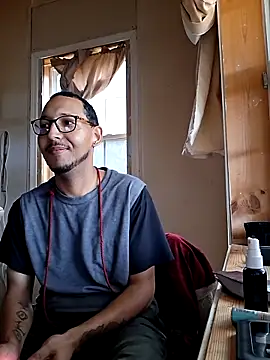 ThrowedWorldWide online show from 11.25.25