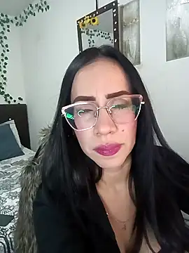 YaraDuartee online show from 03.08.26