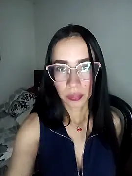 YaraDuartee online show from 04.08.26