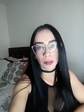 YaraDuartee online show from 04.10.26