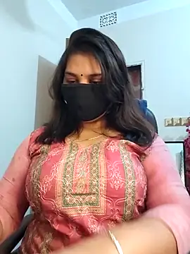 Queen Homaira online show from 12.15.25