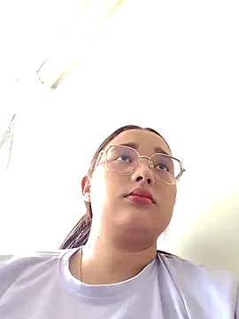 young dairy01 online show from 09.30.25