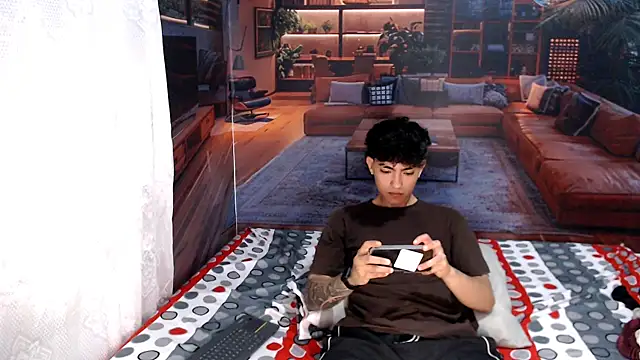 Snapshot of RomeoMillerr chatting on 06.17.26 RomeoMillerr online show from 06.17.26