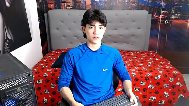 Snapshot of RomeoMillerr chatting on 07.18.26 RomeoMillerr online show from 07.18.26