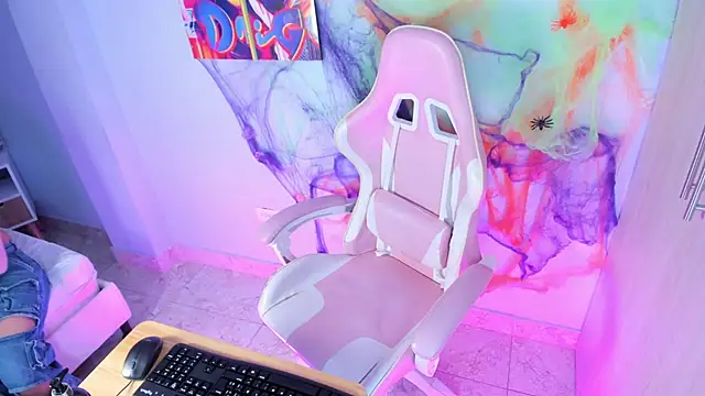 Snapshot of Athenea__fox chatting on 10.29.25 Athenea fox online show from 10.29.25