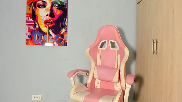 Snapshot of Athenea__fox chatting on 11.07.25 Athenea fox online show from 11.07.25