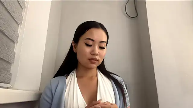 Ur neighbor Kira online show from 10.09.25