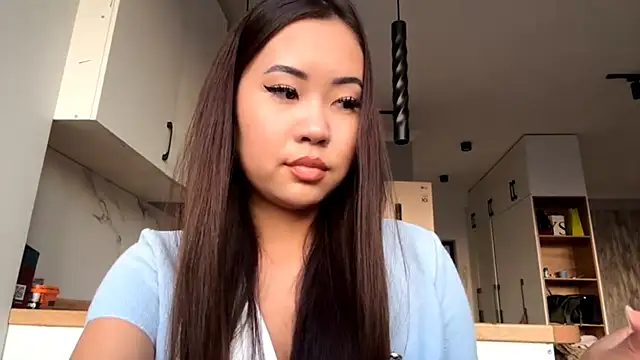 Ur neighbor Kira online show from 10.15.25