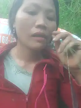 Snapshot of bree-zz chatting on 10.02.25 bree-zz online show from 10.02.25