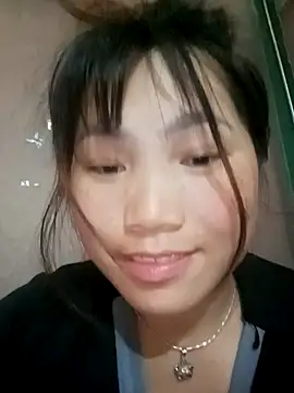 Snapshot of min-xinh chatting on 04.24.26 min-xinh online show from 04.24.26