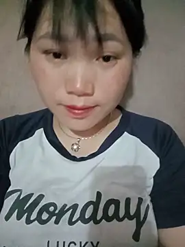 Snapshot of min-xinh chatting on 05.17.26 min-xinh online show from 05.17.26