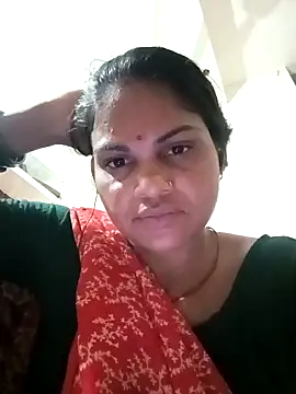 Snapshot of SHMA-77 chatting on 11.01.25 SHMA-77 online show from 11.01.25