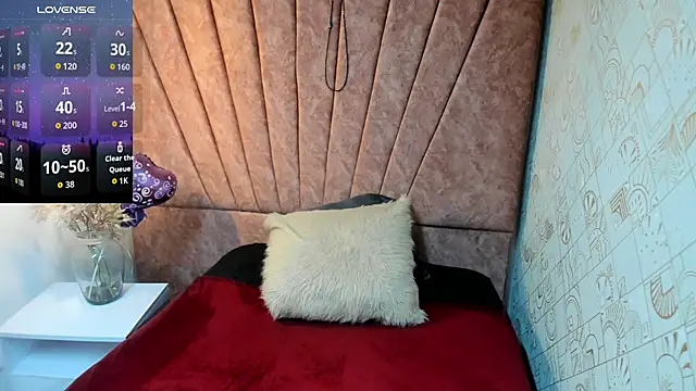 Issa Milf   online show from 10.13.25