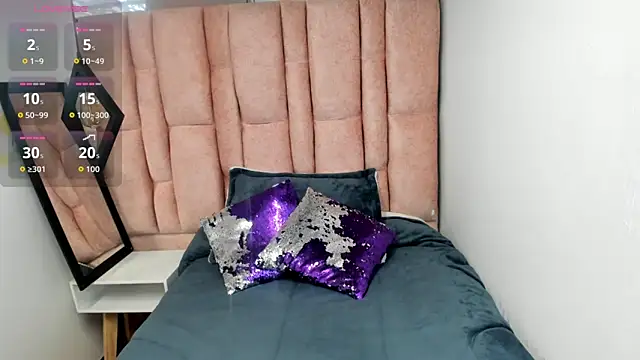 Issa Milf   online show from 03.03.26