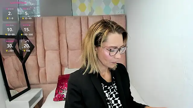 Issa Milf   online show from 03.26.26