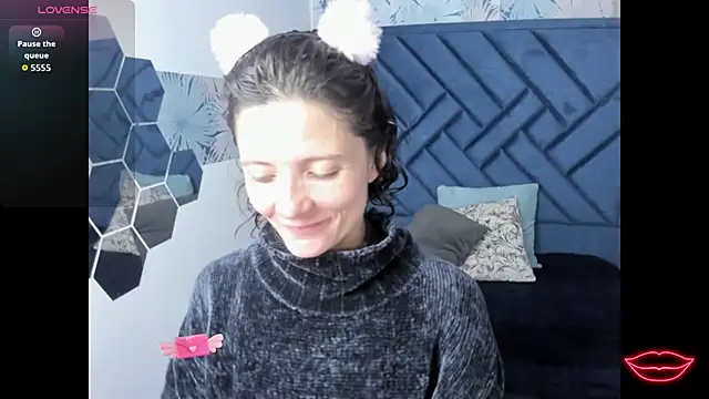 Valery More   online show from 01.17.26