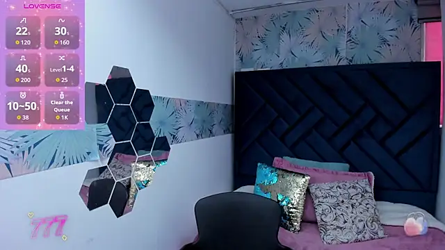 Valery More   online show from 03.31.26