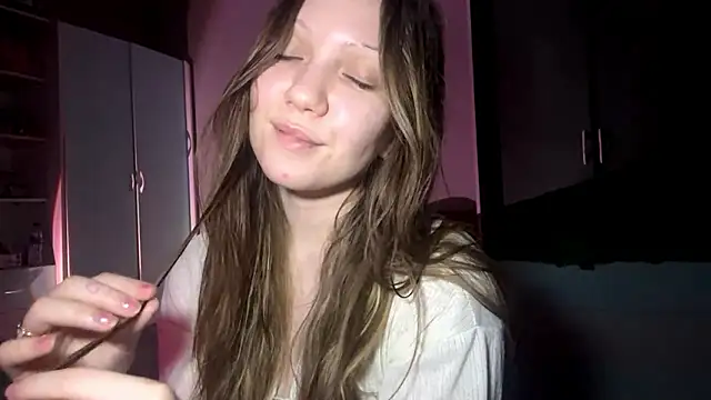 EmiIyKitty online show from 02.01.26