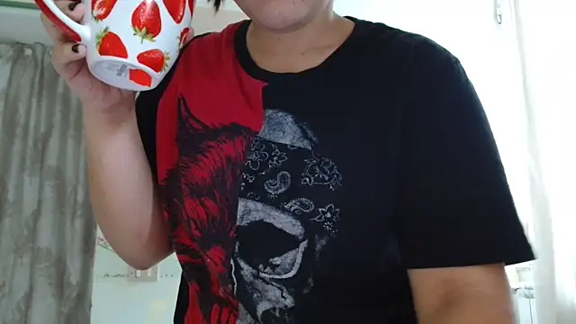 Snapshot of Sabryshy chatting on 10.30.25 Sabryshy online show from 10.30.25