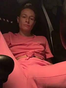 GoldenPussy1329 online show from 11.11.25