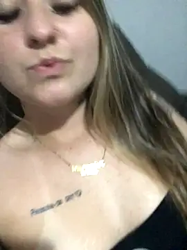 Snapshot of alegata27 chatting on 10.30.25 alegata27 online show from 10.30.25