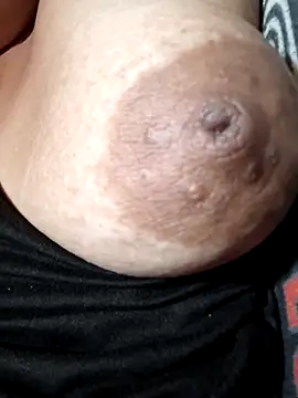 Hotmommax online show from 04.05.26