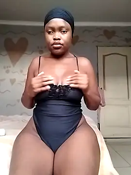 Snapshot of SexyValentinaXX chatting on 10.20.25 SexyValentinaXX online show from 10.20.25