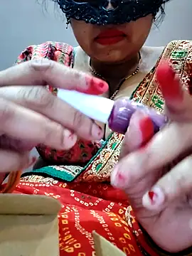 Hot  bhabhi 99 online show from 04.13.26