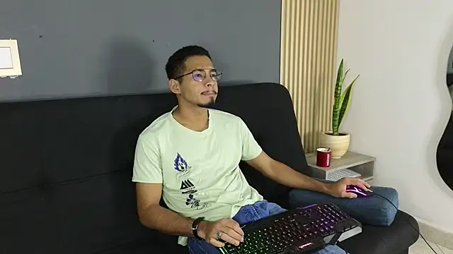 Snapshot of Jaybrown__1 chatting on 10.14.25 Jaybrown 1 online show from 10.14.25
