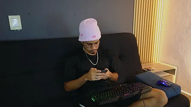 Snapshot of Jaybrown__1 chatting on 10.17.25 Jaybrown 1 online show from 10.17.25