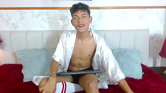 Snapshot of Sammy_Millers chatting on 10.29.25 Sammy Millers online show from 10.29.25