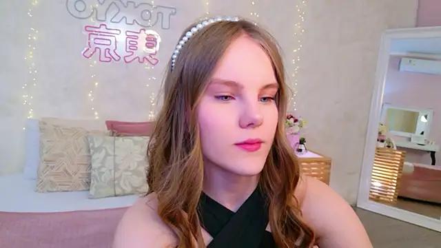 Lili Lohan online show from 04.20.26