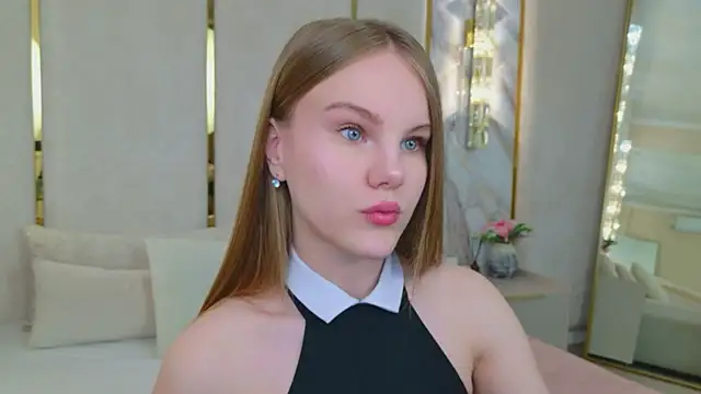 Lili Lohan online show from 06.12.26