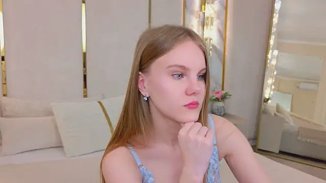 Lili Lohan online show from 06.14.26
