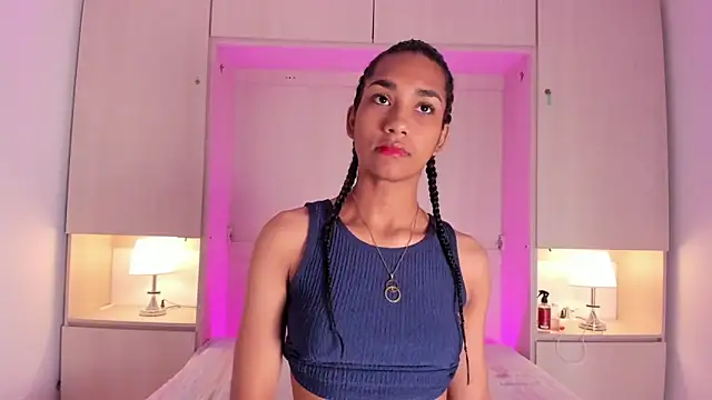 Snapshot of AnahiCollins chatting on 11.07.25 AnahiCollins online show from 11.07.25